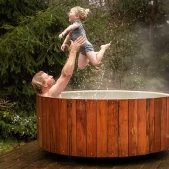 Weltevree Dutchtub Wood Houtgestookte Hottub - 4 Personen -Winkel Voor Zwembadbenodigdheden weltevree dutchtub wood quality time 1920x1920
