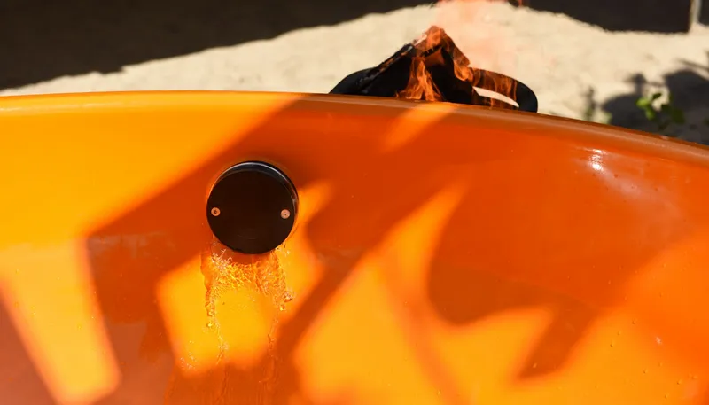 Weltevree Dutchtub Original Houtgestookte Hottub - 4 Personen - Oranje 5 Weltevree Dutchtub Original Houtgestookte Hottub - 4 Personen - Oranje - Afbeelding 3